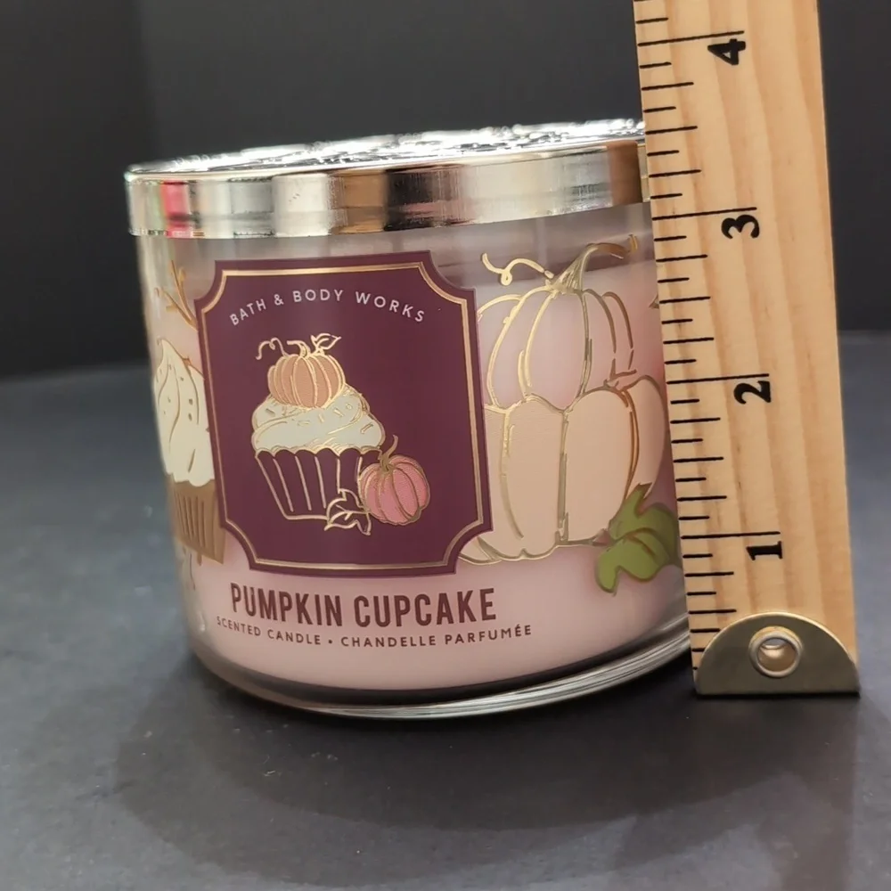 NWOT,Bath & Body Works Pumpkin Cupcake 3 Wick Candle. - Picture 9 of 9